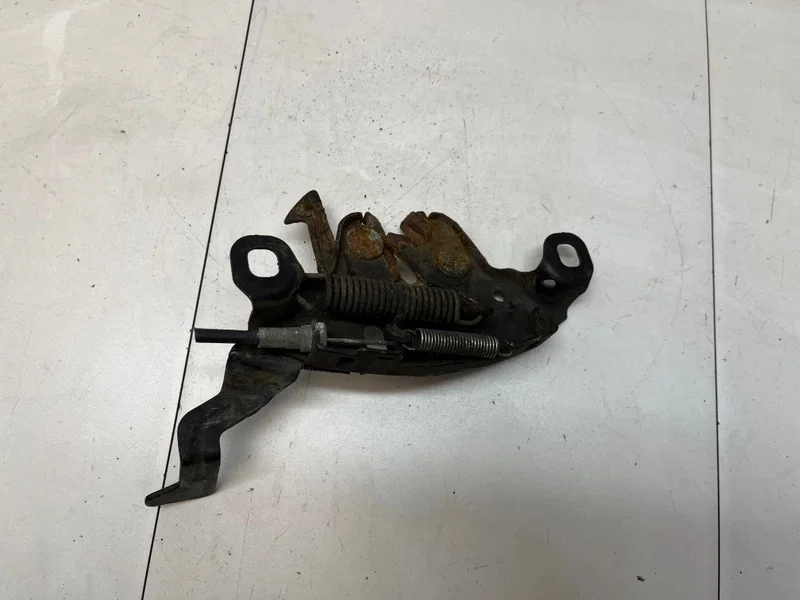 Замок капота Nissan Primera P11 1.6 GA16 1999 - миниатюра 5