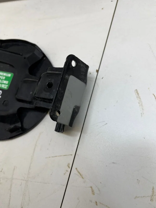 Лючок бензобака Mazda CX-7 L3-VDT 2007 - миниатюра 6