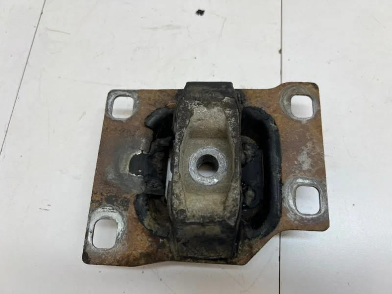 Подушка кпп Ford Focus 1 КУПЕ 2.0 ZETEC 2001 - миниатюра 5