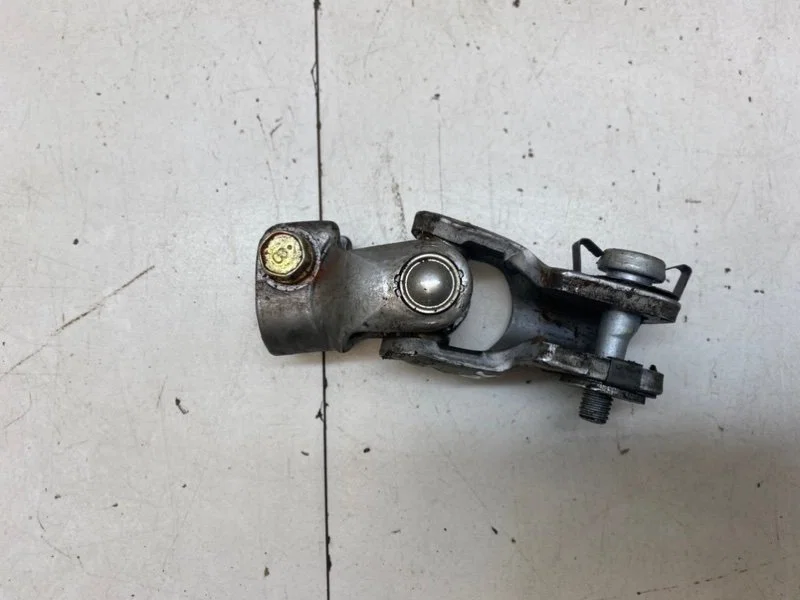 Рулевой карданчик Mazda MPV (LW) 2.5 GY-DE 2001 - миниатюра 3