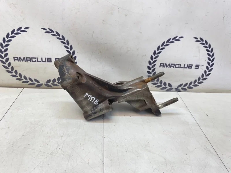 Кронштейн Mazda MPV (LW) 2.5 GY-DE 2001 - изображение 1