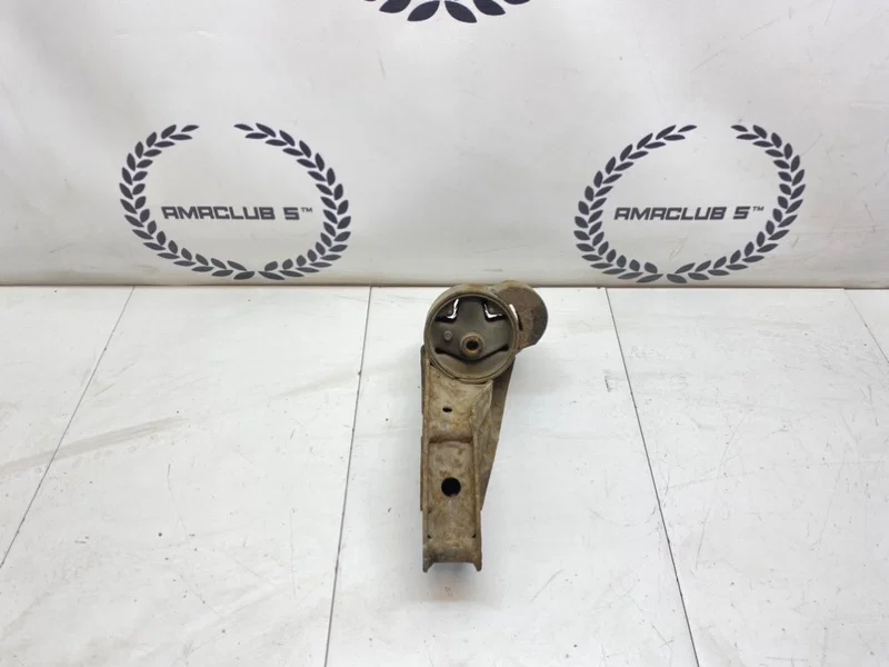 Подушка кпп Nissan Almera n15 КУПЕ 1.4 GA14 1996