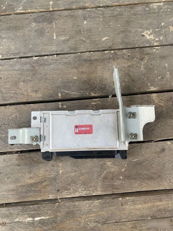 Блок управления ABS Nissan Cube Z10 1998-2003