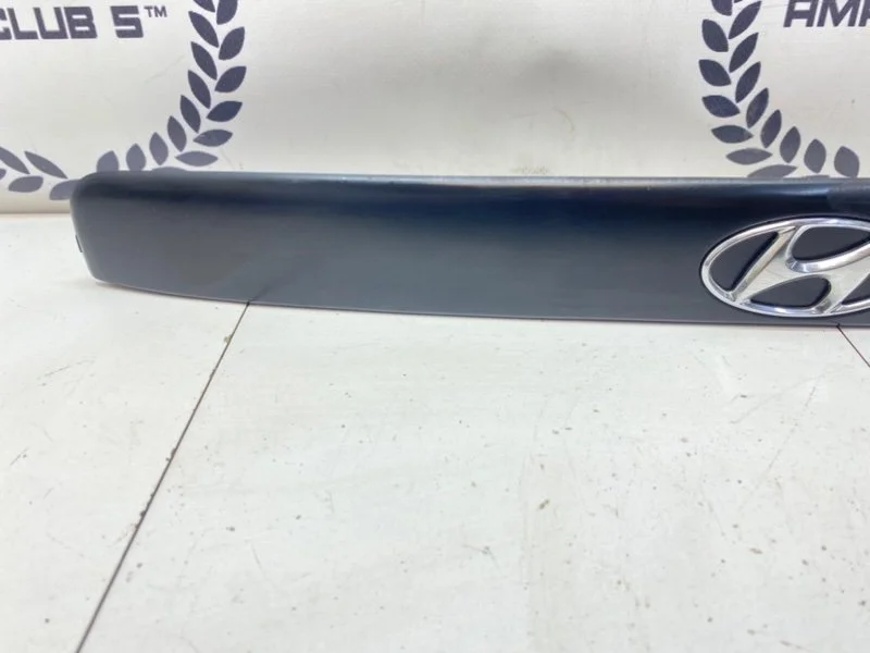 Накладка крышки багажника Hyundai Accent 1.5 G4EB - миниатюра 2