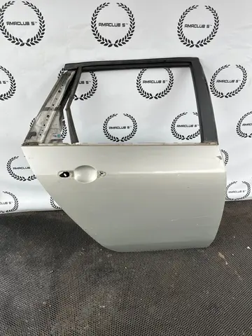 Дверь задняя правая Nissan Primera P12 УНИВЕРСАЛ