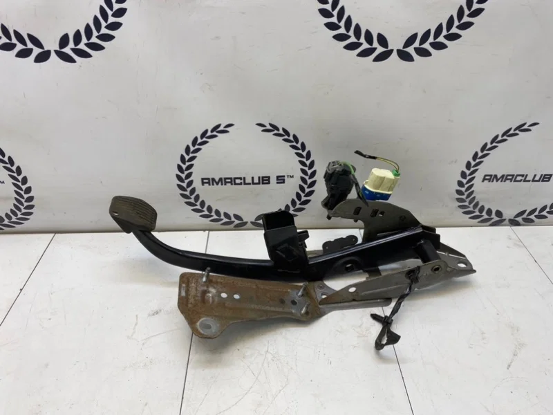 Педаль тормоза ford Focus 2 КУПЕ 2.0 AODA 2006