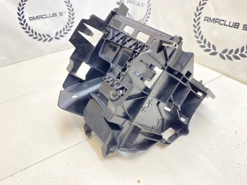 Кронштейн блока предохранителей Skoda Octavia 2 A5 - миниатюра 7
