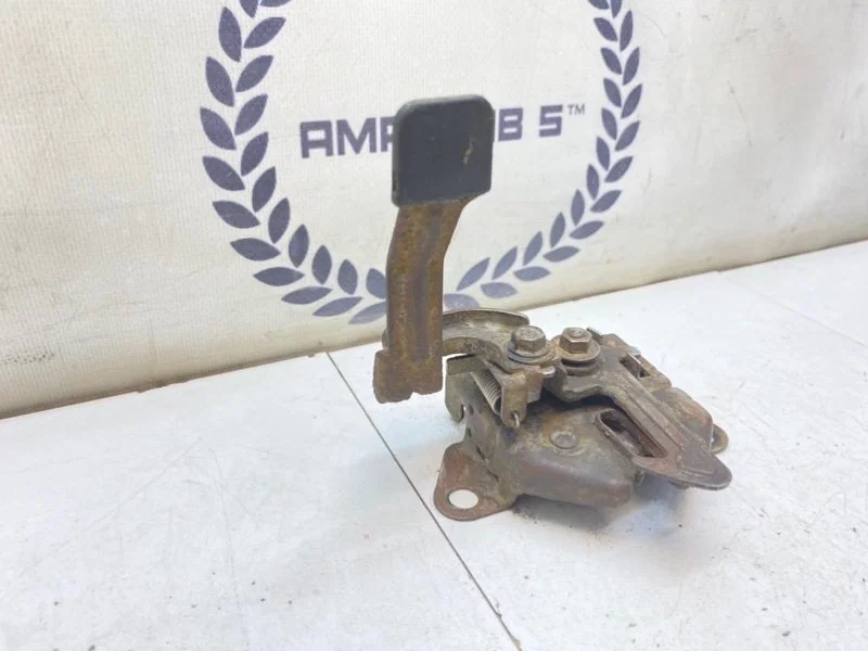 Замок капота Mazda MPV (LW) 2.5 GY-DE 2001 - миниатюра 3