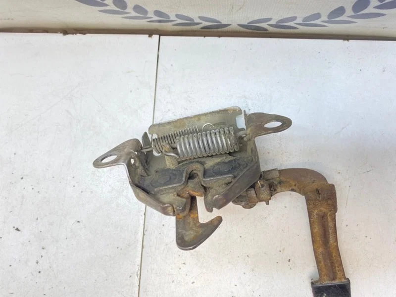 Замок капота Mazda MPV (LW) 2.5 GY-DE 2001 - миниатюра 5