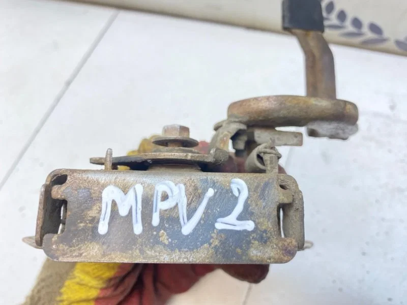 Замок капота Mazda MPV (LW) 2.5 GY-DE 2001 - миниатюра 9