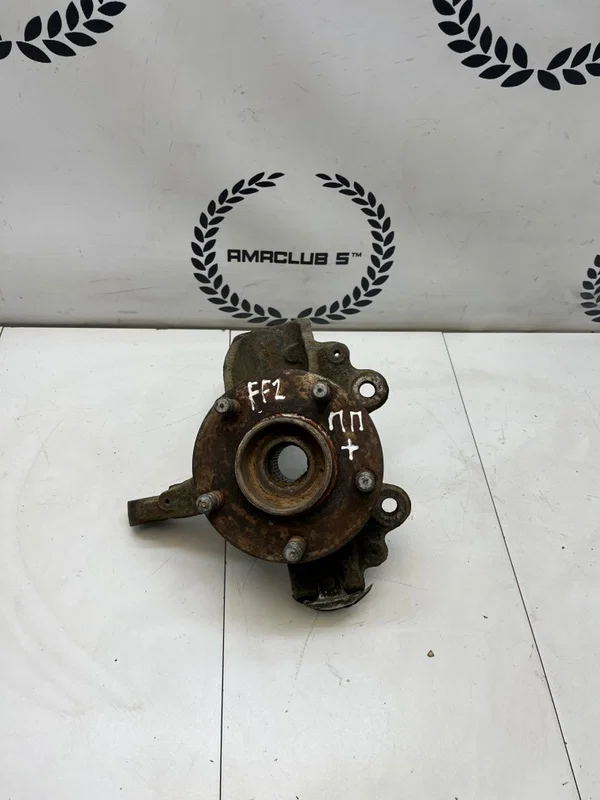 Кулак передний правый ford Focus 2 КУПЕ 2.0 AODA