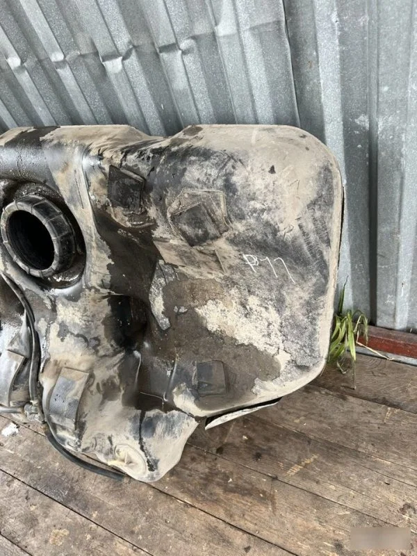 Бензобак Nissan Primera P11 1995-2000 - миниатюра 2