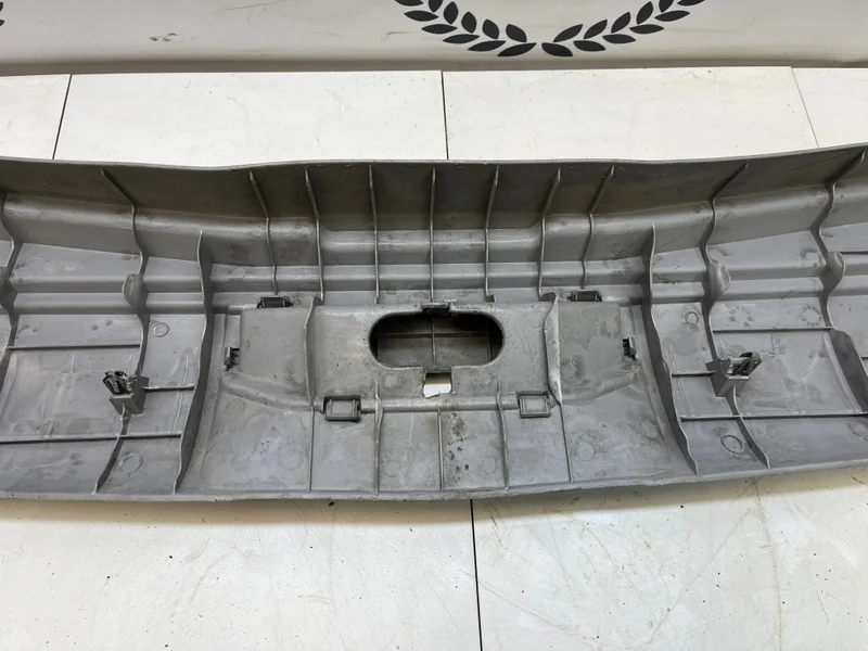 Накладка замка багажника Nissan Primera P12 - миниатюра 7