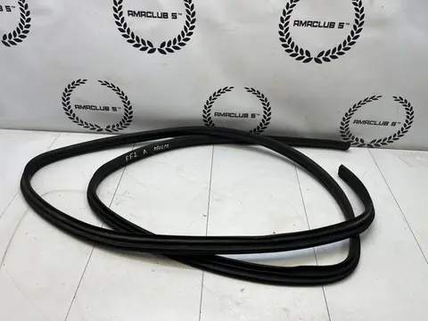 Уплотнитель дверного проема левый ford Focus 2