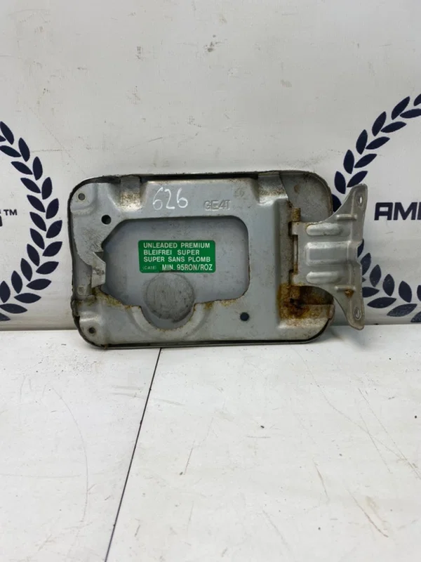 Лючок бензобака Mazda 626 GF СЕДАН 2.0 FS-DE 1997 - миниатюра 4