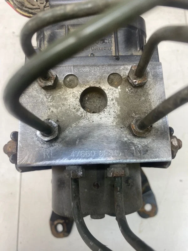 Блок ABS Nissan Primera P11 1.6 GA16 1999 - миниатюра 8