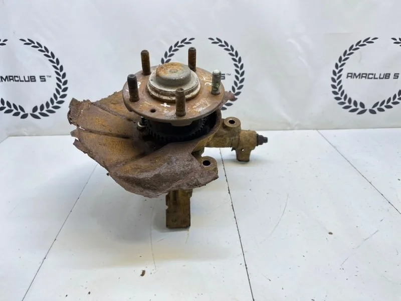 Кулак задний правый Mazda 626 (GE) 1996 - миниатюра 4