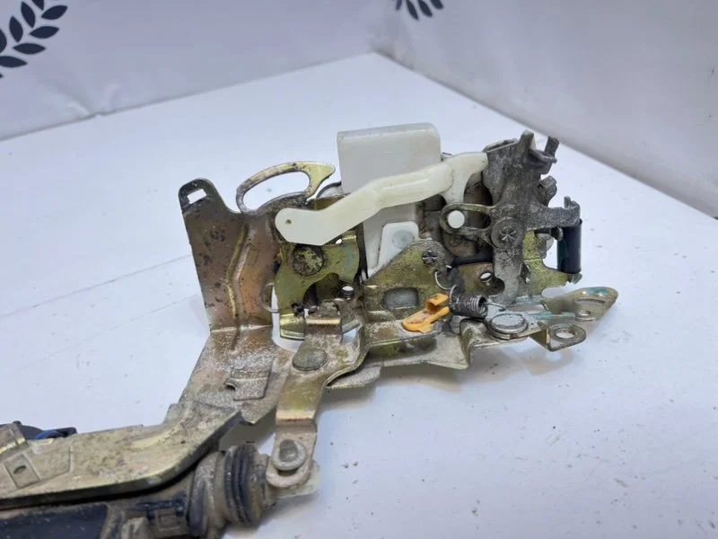 Замок двери передний правый Subaru Legacy 1 (BF) - миниатюра 4