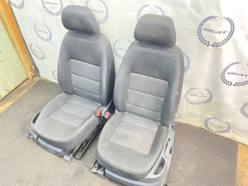Сиденья передние Skoda Octavia 2 A5 (1Z) 1.6 BLF - миниатюра 5