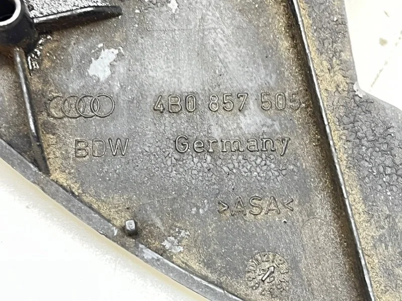 Уголок двери передний левый Audi A6 (C5) 2002 - миниатюра 6