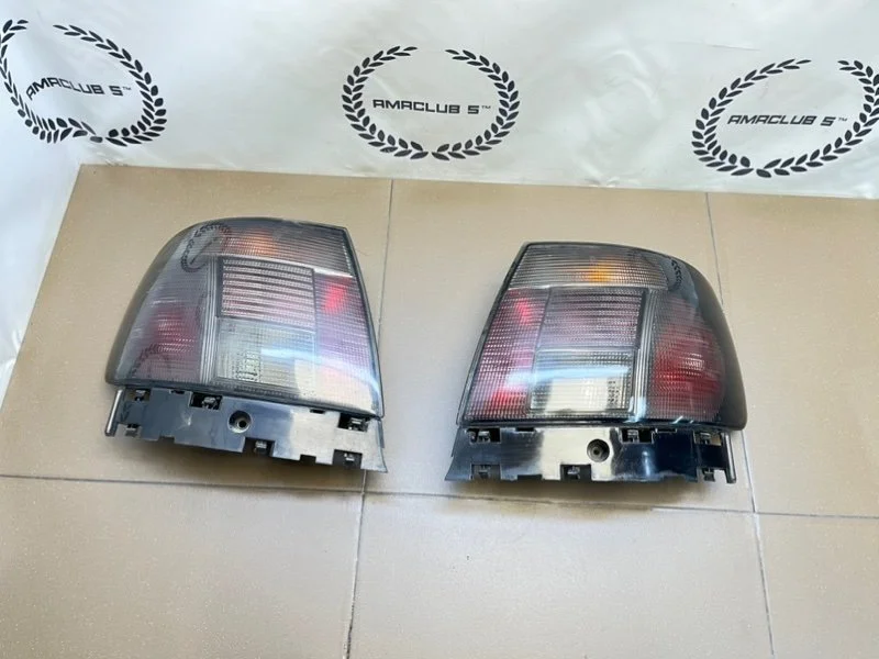 Комплект задних фонарей Audi A4 B5 (8D) 1.8 ADR
