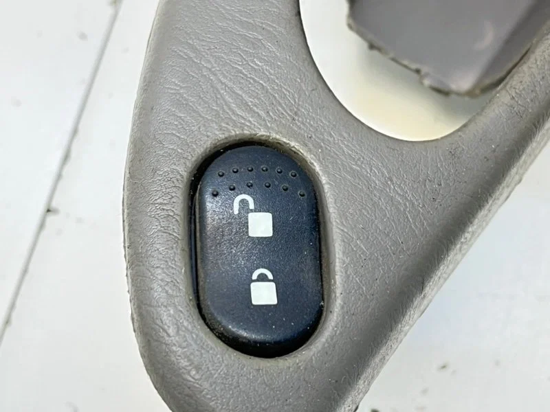 Блок управления стеклоподъемниками Ford Focus 1 - миниатюра 7