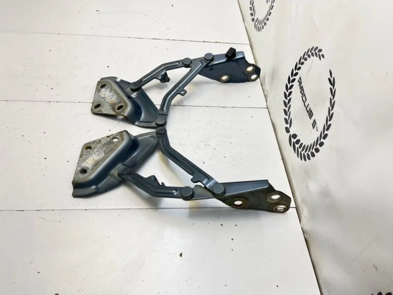 Петли капота Volkswagen Touareg 1 (7L) 4.2 AXQ - миниатюра 9