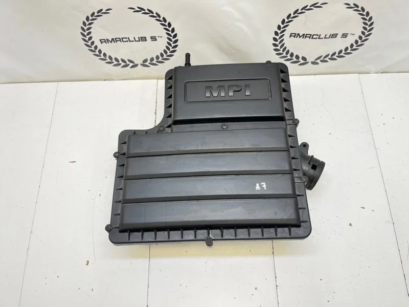 Корпус воздушного фильтра Skoda Octavia 3 A7 (5E)