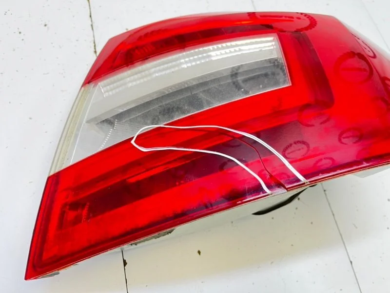 Фонарь задний правый Skoda Octavia 3 A7 (5E) 1.6 - миниатюра 5