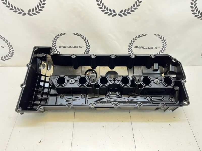 Клапанная крышка BMW X5 (E70) 3.0 N52B30A 2010 - миниатюра 9