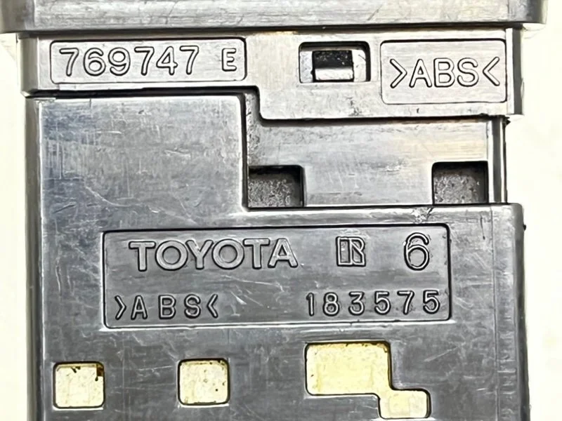 Блок управления зеркалами Toyota RAV4 (A30) 2.0 - миниатюра 7