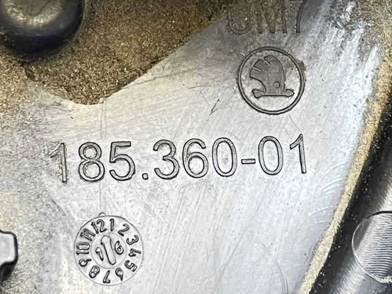 Фонарь задний левый Skoda Octavia 3 A7 (5E) 1.6 - миниатюра 9