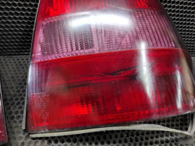 Фонарь задний правый Opel Vectra B - миниатюра 2