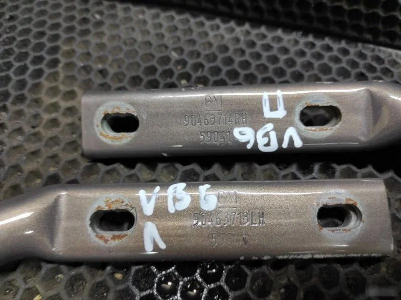 Петли крышки багажника Opel Vectra B 1995-2000 - миниатюра 3