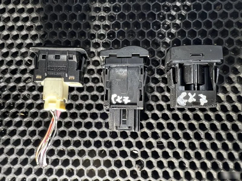 Кнопки Mazda CX-7 2006-2009 - миниатюра 3