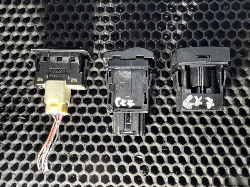 Кнопки Mazda CX-7 2006-2009 - миниатюра 3