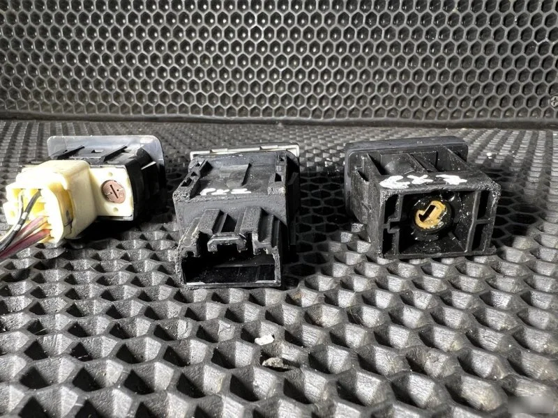 Кнопки Mazda CX-7 2006-2009 - миниатюра 4
