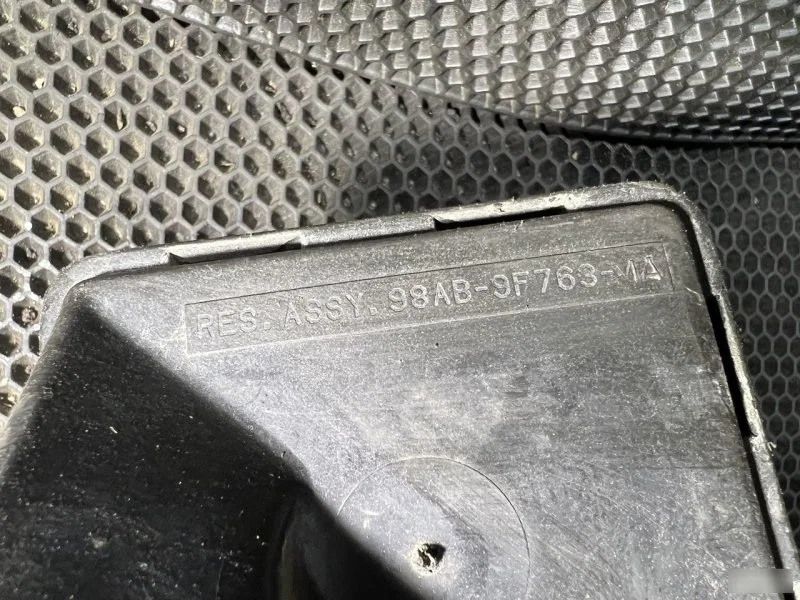 Корпус воздушного фильтра Ford Focus 1998-2004 - миниатюра 5