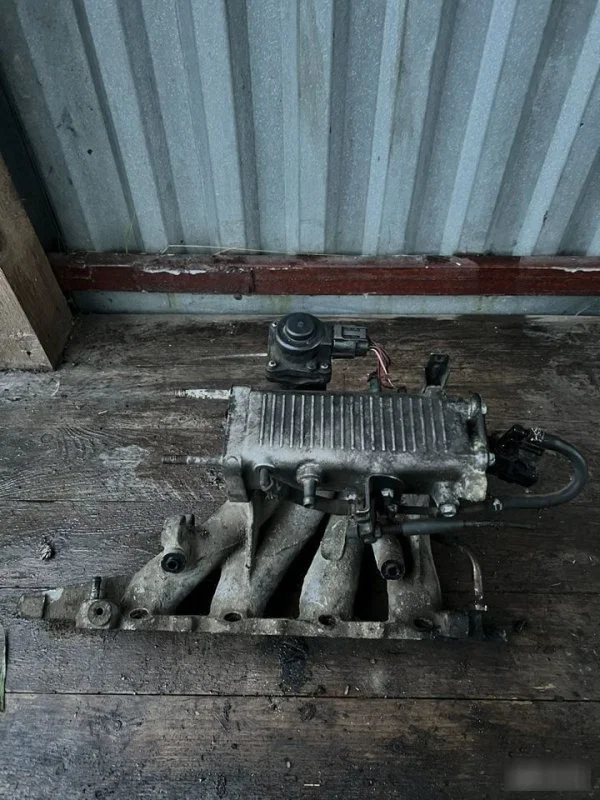 Впускной коллектор Suzuki Baleno 1995-2002 - миниатюра 3