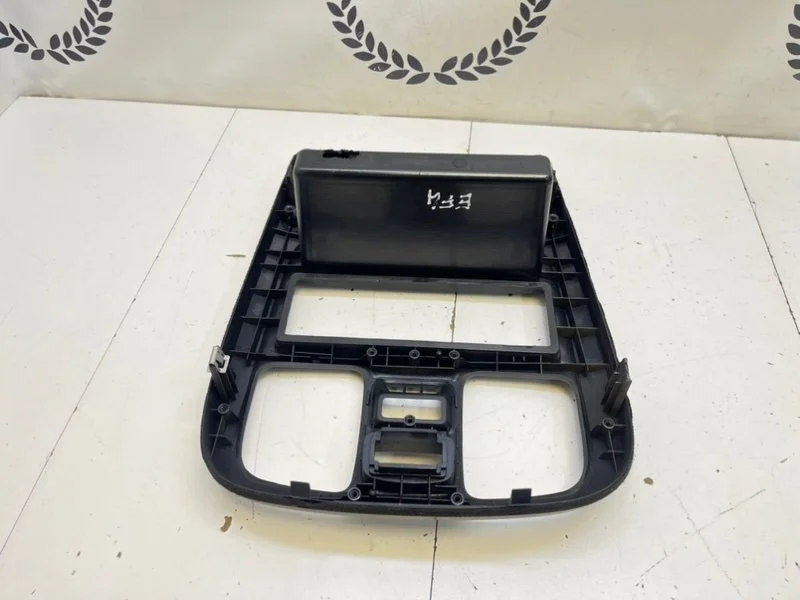 Рамка магнитолы Hyundai Sonata 4 (EF) 2.0 G4GC - миниатюра 10