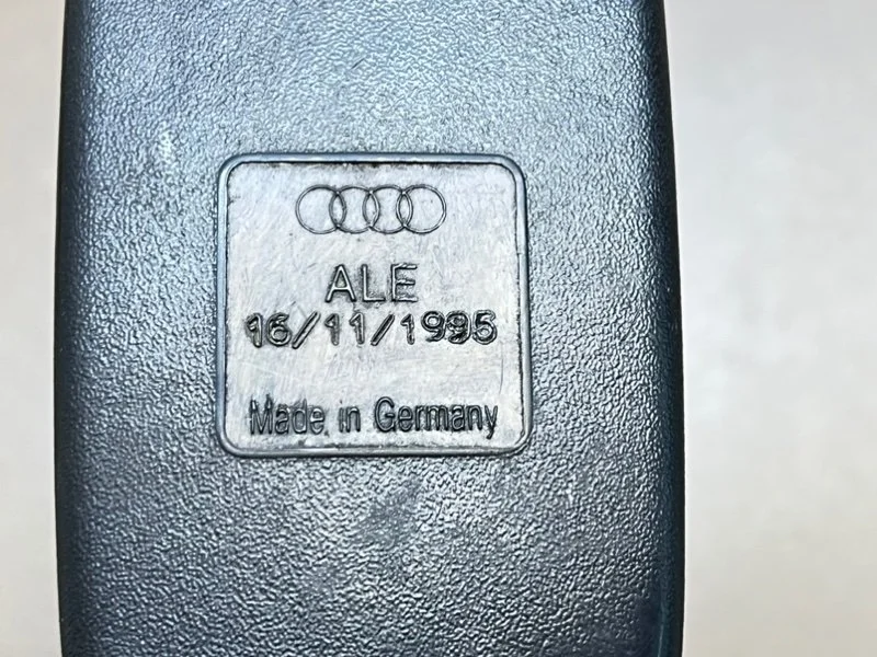 Ремень безопасности задний центральный Audi A4 B5 - миниатюра 10