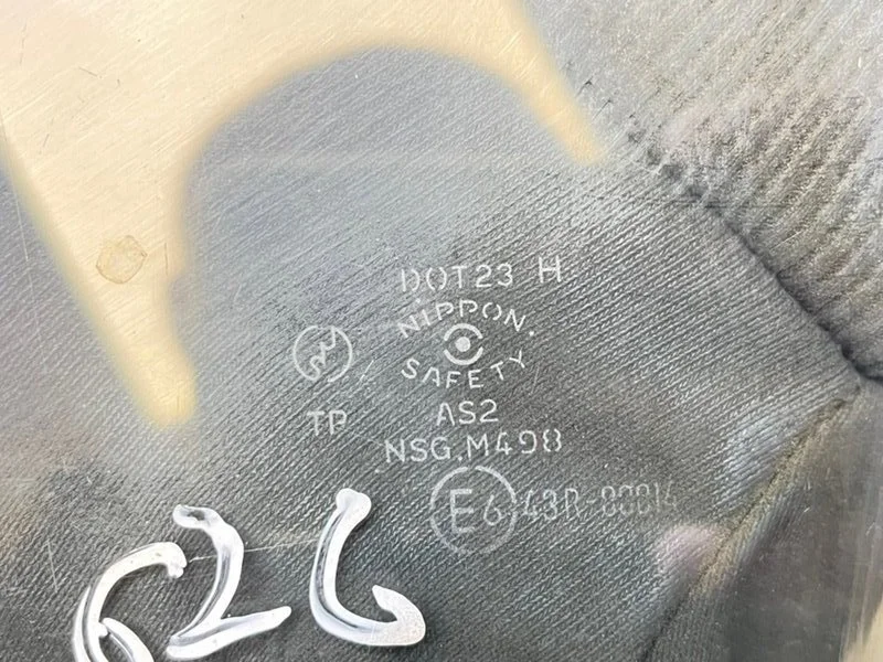 Стекло двери переднее левое Mazda 626 (GE) 1996 - миниатюра 10