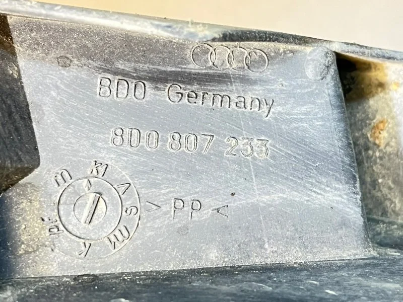 Усилитель переднего бампера Audi A4 B5 (8D) 1.8 - миниатюра 10
