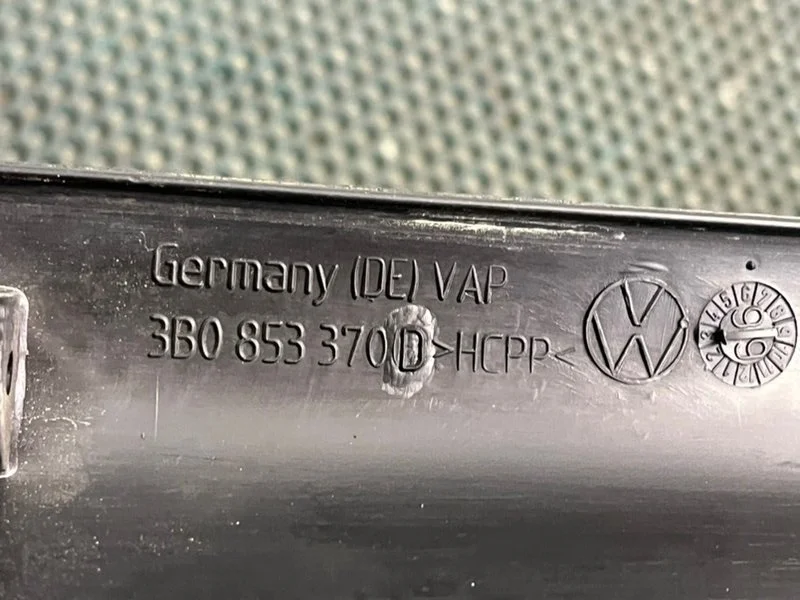 Накладка порога внутренняя правая Volkswagen - миниатюра 9