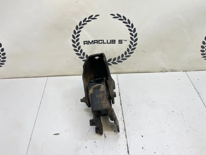 Опора двигателя Hyundai Sonata 4 (EF) 2.0 G4GC