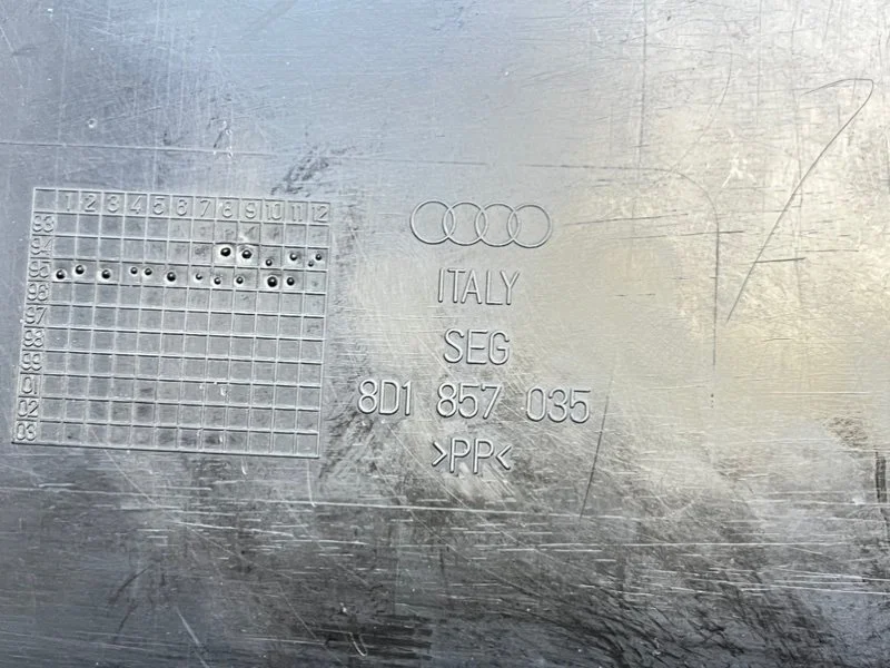 Бардачок Audi A4 B5 (8D) 1.8 ADR 1995 - миниатюра 7