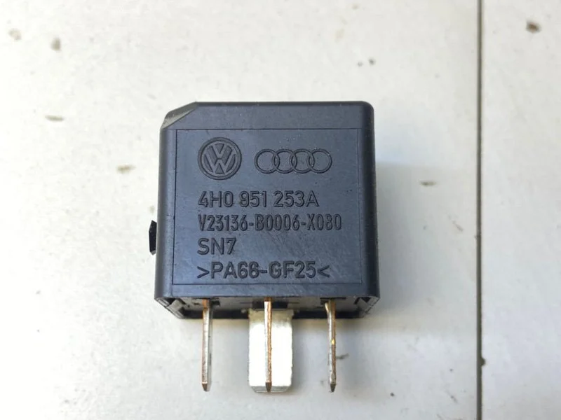 Реле Audi A6 (C7) 2.8 CVHA 2014 - миниатюра 9