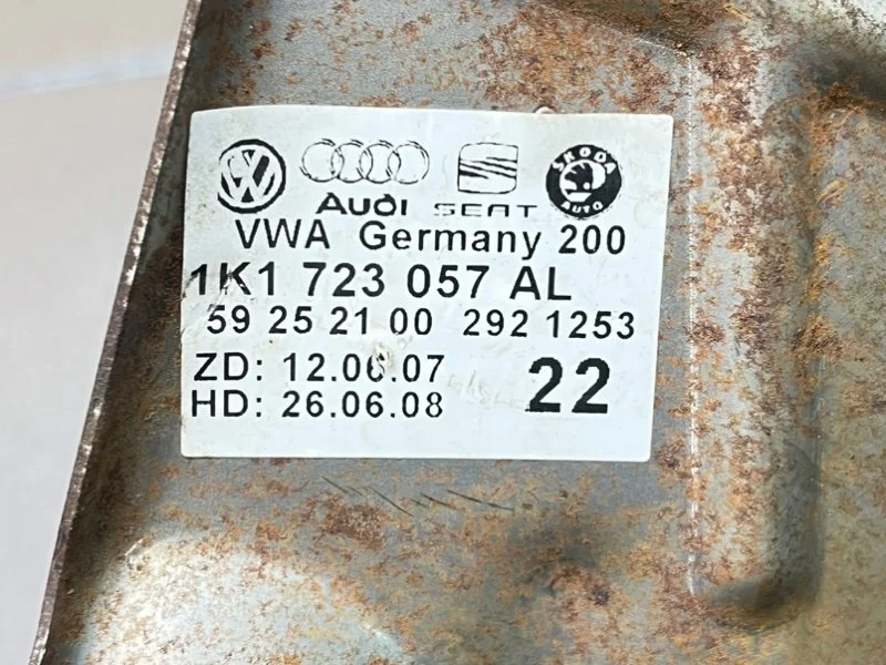 Кронштейн педали тормоза Volkswagen Passat 6 (B6) - миниатюра 10