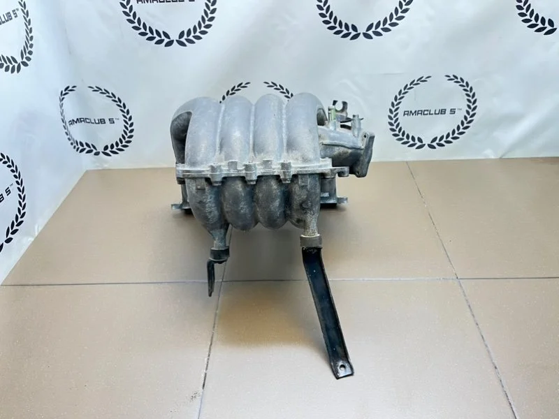 Коллектор впускной Audi A4 B5 (8D) 1.8 ADR 1995 - миниатюра 5