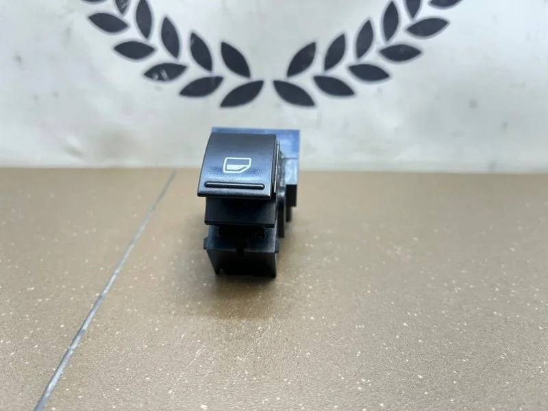 Кнопка стеклоподъемника задняя Volkswagen Polo 5 - миниатюра 5